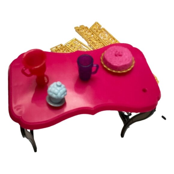 Briar Beauty Ever After High 3 Room Playset Thronecoming Doll and Book Playset - Picture 9 of 16